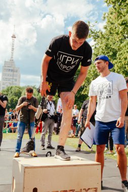 markası altında adı 