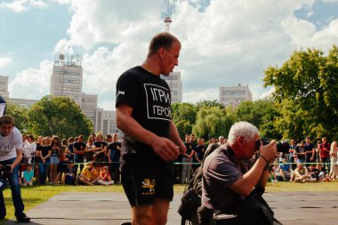 markası altında adı 