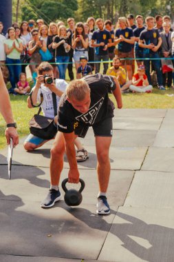 markası altında adı 