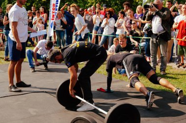 markası altında adı 