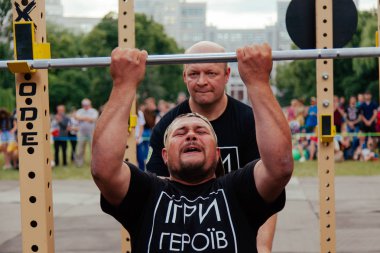 markası altında adı 