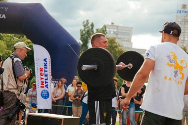 markası altında adı 