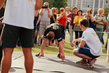 markası altında adı 