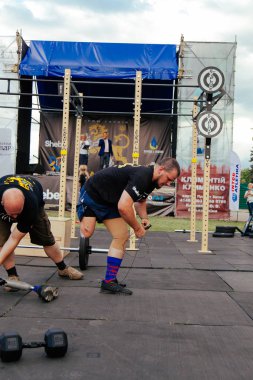 markası altında adı 