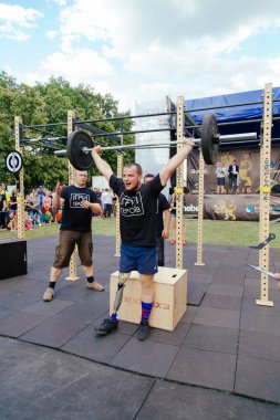 markası altında adı 