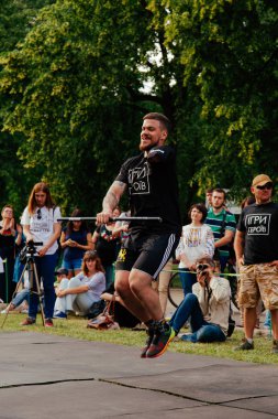 markası altında adı 