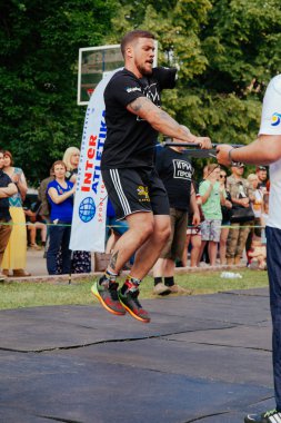 markası altında adı 