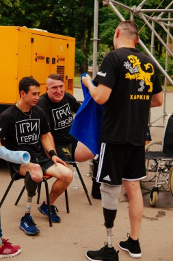 markası altında adı 