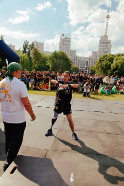 markası altında adı 