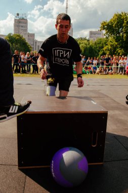 markası altında adı 