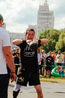 markası altında adı 