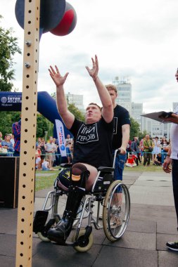 markası altında adı 