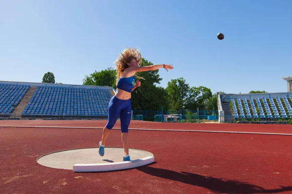 Girl Doing Sports Stadium — Stock Photo, Image