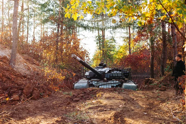 Tanques Batalla Reales Disfrazados Las Trincheras Donbass Ucrania —  Fotos de Stock