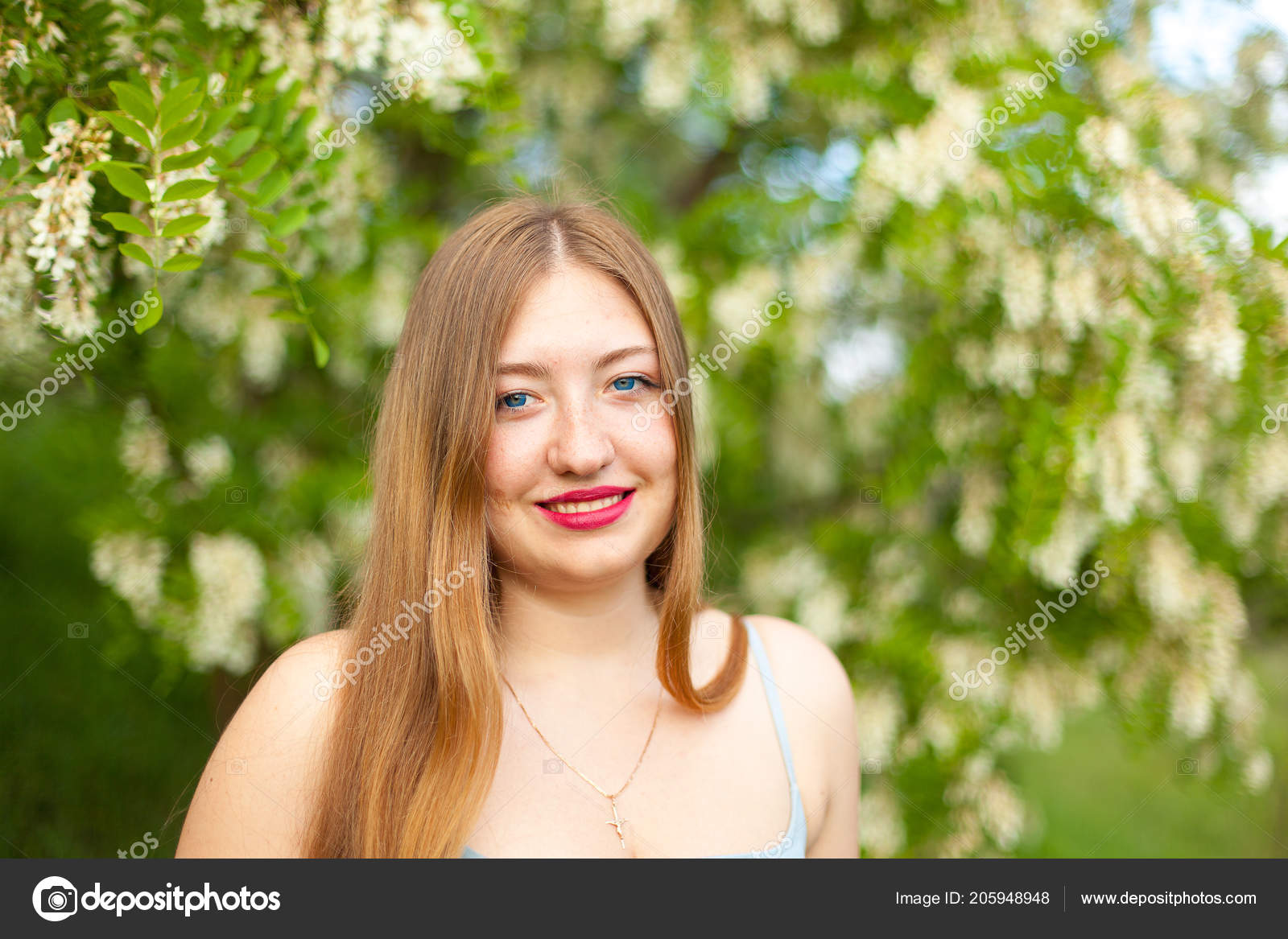 Portret Dziewczyna Długie Włosy Rozmiar Rysunek Otoczony