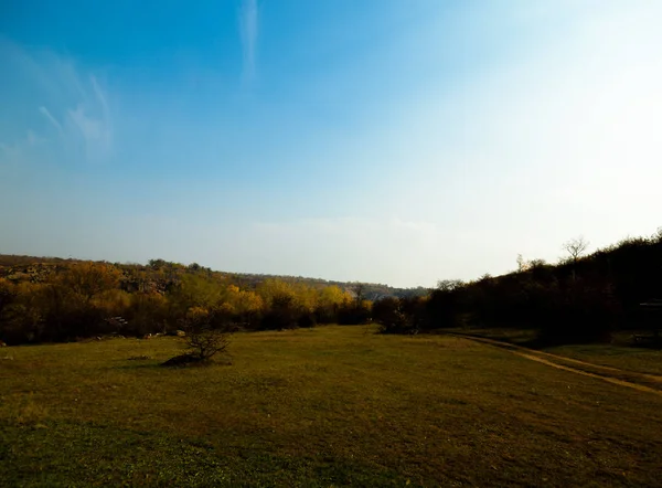 Panorama Día Soleado Orilla Del Río Otoño Dorado — Foto de Stock