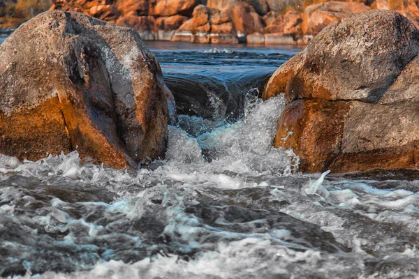 Tormenta Río Rueda Sobre Piedras —  Fotos de Stock
