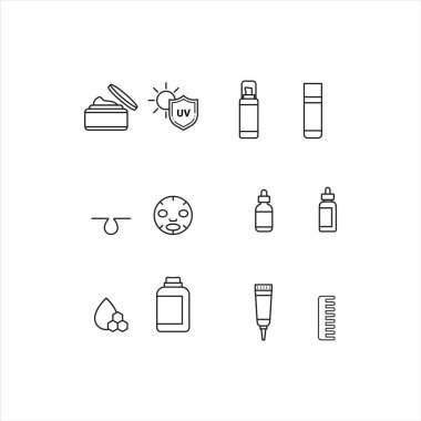 Kozmetik ürünleri ve cilt ürünleri koleksiyonu. Ürünler arasında bir şişe güneş kremi, bir şişe losyon, bir şişe makyaj çıkarıcı, bir şişe yüz yıkama, bir şişe de toner var.