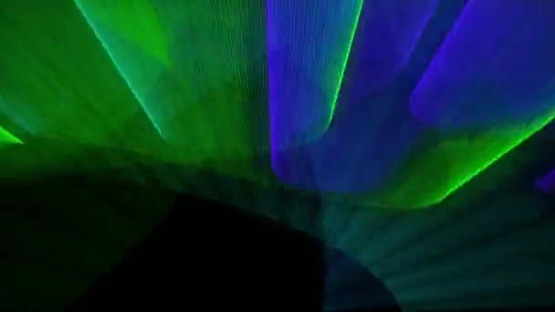 Láser mostrar abstracción con colores brillantes, 3d representación de fondo generado por ordenador — Vídeo de stock