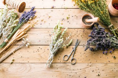 Bitki kuru, lavanta ve harç, iş parçası, koku, ahşap masa