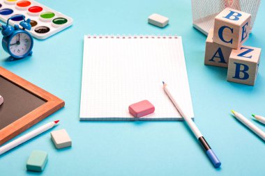 mavi, okul, arka, ileti örneğine öğren, dokuz am, alarm, Masaüstü, kavram, kopyalama alanı