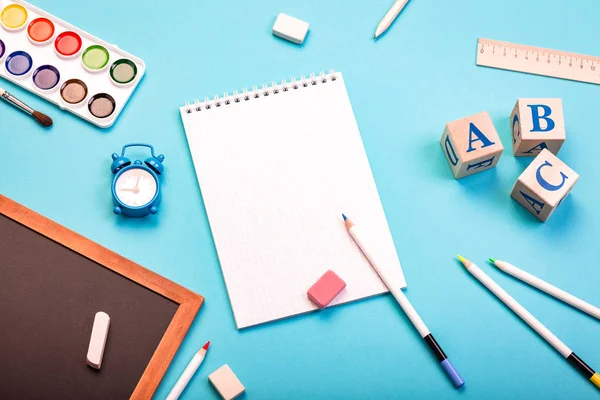 mavi, okul, arka, ileti örneğine öğren, dokuz am, alarm, Masaüstü, kavram, kopyalama alanı