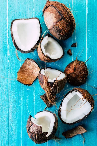 Kokosnuss Blau Hintergrund Obst Lebensmittel Frisch Gesund Holz Tropisch Exotisch — Stockfoto