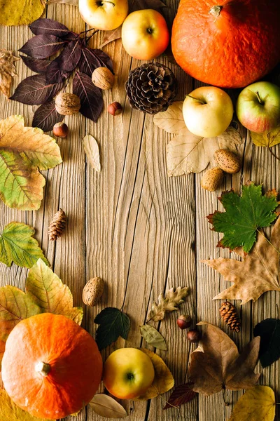 Autunno Oro Cornice Foglie Cadute Fondo Legno Concetto Spazio Copia — Foto Stock