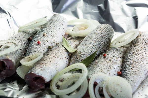 Peixe Tainha Fresca Cozinhar Assar Folha Close — Fotografia de Stock