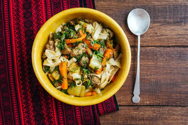 Lagman, Central Asian national dish with lamb, long noodles and vegetables — Stock Image Lagman Central Asian National Dish Lamb Long Noodles Vegetables Stock Picture