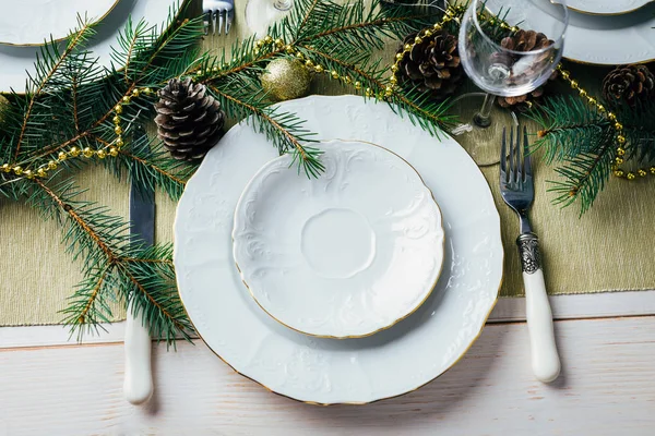 圣诞餐桌 桌子设置 节日装饰 新的一年 — 图库照片