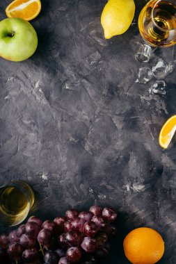 Gıda çerçeve, içecekler menü, koyu taş arka plan, Restoran, bar, kopya yer,