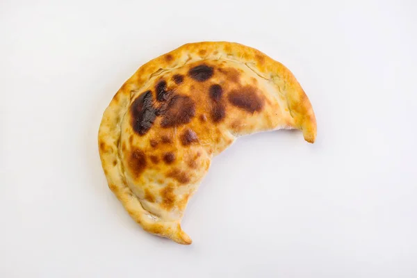 Кальцоне Закрытая Пицца Итальянская Кухня Изолят Тесто — стоковое фото
