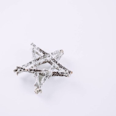 Noel yıldızı, kendin yap, beyaz arka planda.