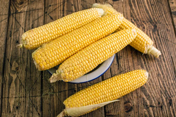 Fresh Raw Corn Cob Wooden Background — Stock Photo, Image