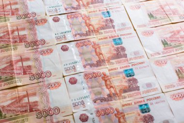 Rus 5000 ruble banknotlar, para paketi, yakın çekim
