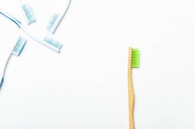 Plastiğe alternatif. Bambu diş fırçası