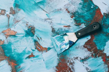 Sıkışmış arka planda fırça darbesi