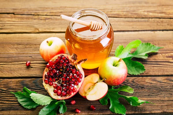 Rosh Hashanah Ano Novo Judaico Mel Romã Maçãs Fundo Madeira — Fotografia de Stock