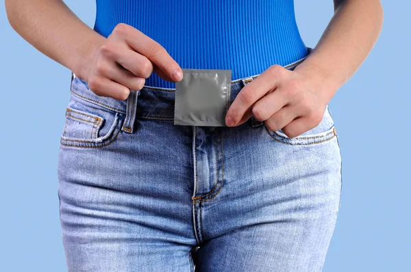 Woman Holding Condom Her Hand Safety Concept — Stock Photo, Image