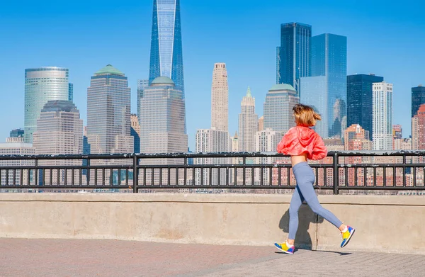 Здоровый Образ Жизни Женщина Бежит Нью Йорке Городе Бегают Трусцой — стоковое фото