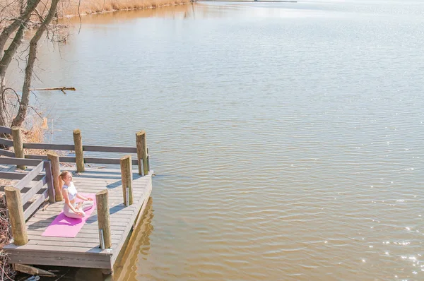 Yoga Jonge Vrouw Lotus Houding Concept Van Rust Meditatie — Stockfoto