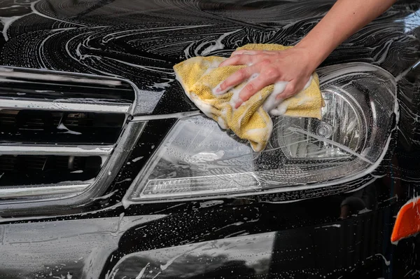 Mycie Samochodu Nowoczesny Samochód Objęte Pianka Czyszczenia — Zdjęcie stockowe