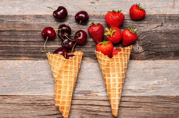 Summer Berries Ice Cream Cones Rustic Background Fresh Strawberries Cherries — Stock Photo, Image