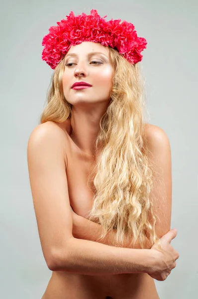 Beautiful Romantic Young Woman Wreath Flowers Virgo Zodiac Sign — Stock Photo, Image