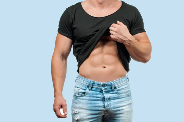 饮食和减肥的概念 肌肉人与完美的身体在蓝色背景 — 图库照片