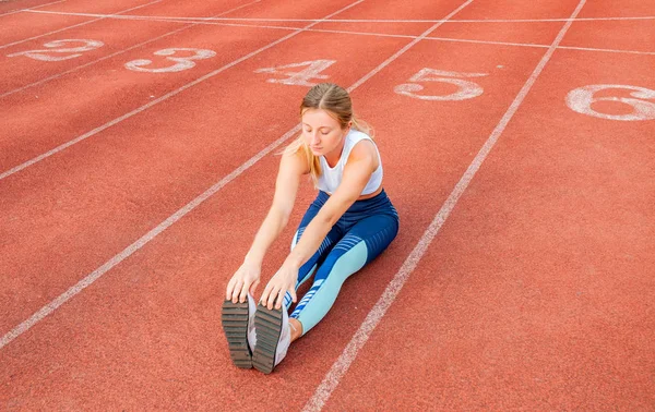 Healthy Lifestyle Fitness Woman Stretching Legs Run Outdoors — Stock Photo, Image