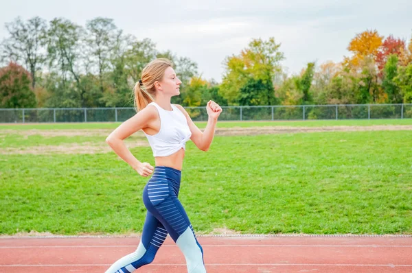 Estilo Vida Saludable Joven Fitness Mujer Corriendo Corredor Femenino Practicando — Foto de Stock