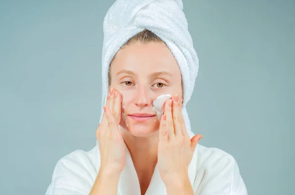 Cuidados Faciais Perfeito Conceito Pele Limpa Fresca Jovem Mulher Bonita — Fotografia de Stock