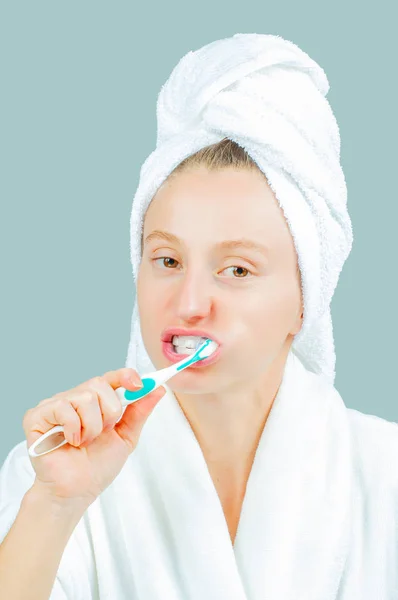 Facial Care Beauty Treatments Beautiful Woman Brushing Teeth — Stock Photo, Image